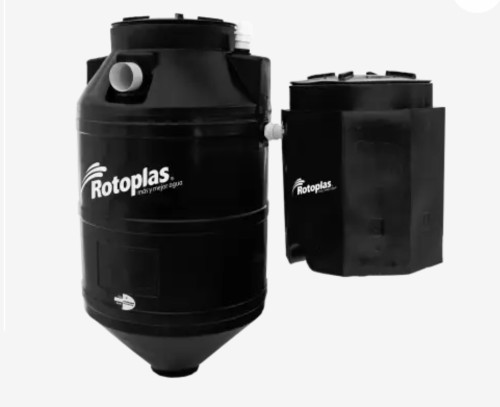 BIODIGESTOR AUTOLIMPIABLE DE 600 LTS ROTOPLAS con registro de loodos